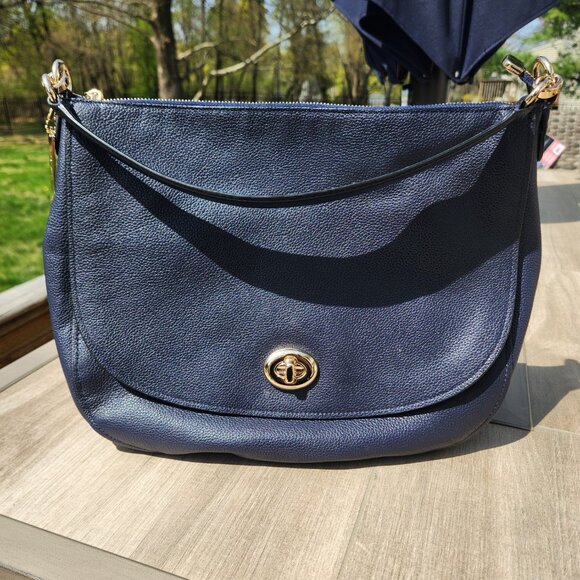 Coach New York Turn-lock Hobo Bag Pebbled Navy - Picture 2 of 9
